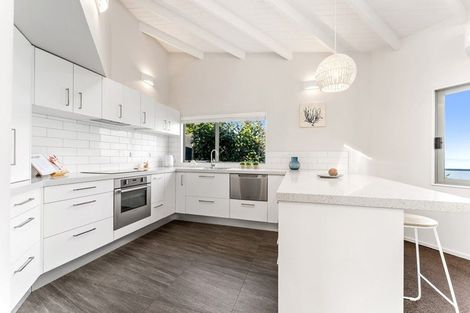 Photo of property in 769b Whangaparaoa Road, Manly, Whangaparaoa, 0930