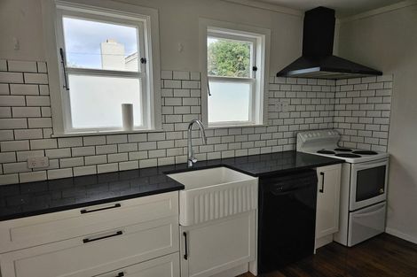 Photo of property in 2a Rewa Street, New Lynn, Auckland, 0600