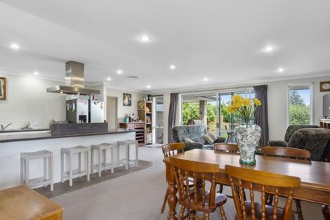 Photo of property in 16 Haden Place, Omokoroa, 3114