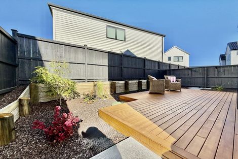 Photo of property in 142 Vintry Drive, Kumeu, 0810