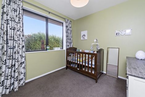 Photo of property in 16 Lloyds Close, Rolleston, 7614