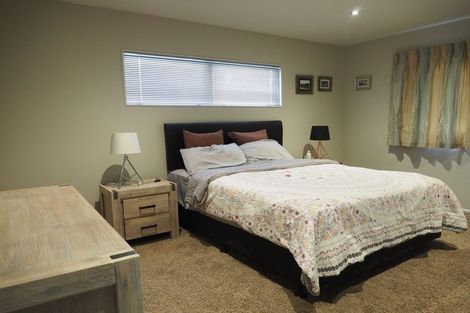 Photo of property in 8 Amner Place, Bluff Hill, Napier, 4110