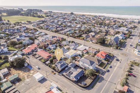 Photo of property in 9 Convoy Street, New Brighton, Christchurch, 8083