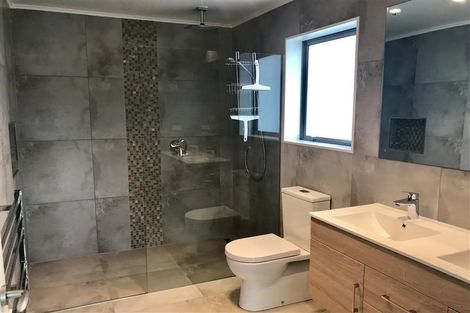 Photo of property in 50a Lewisham Street, Highland Park, Auckland, 2010