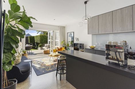 Photo of property in 41a Hackett Street, Saint Marys Bay, Auckland, 1011