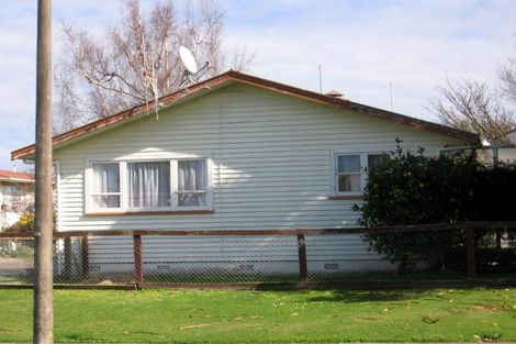 Photo of property in 80a Wikiriwhi Crescent, Awapuni, Palmerston North, 4412