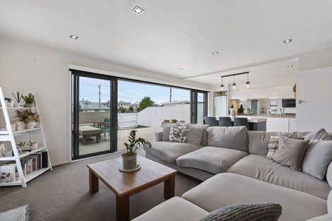 Photo of property in 77 Pohutukawa Place, Bell Block, New Plymouth, 4312