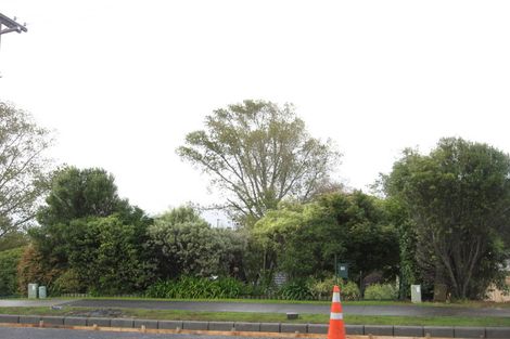 Photo of property in 19 Glenfern Road, Mellons Bay, Auckland, 2014