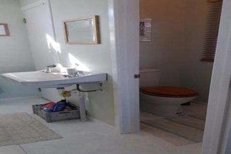 Photo of property in 24 Uenuku Avenue, Raglan, 3225