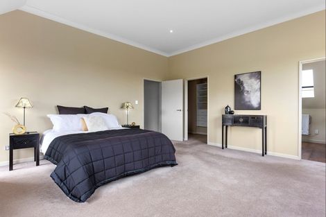 Photo of property in 100 Willowview Drive, Redwood, Christchurch, 8051