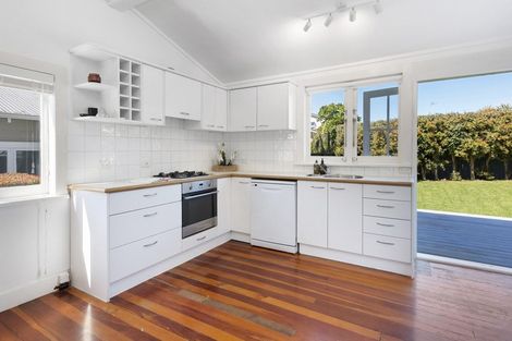 Photo of property in 35 Cumberland Avenue, Westmere, Auckland, 1022