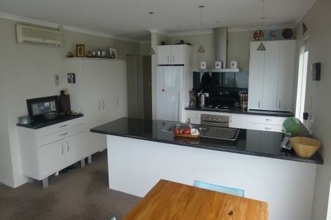 Photo of property in 2/275 Karaka Bay Road, Karaka Bays, Wellington, 6022