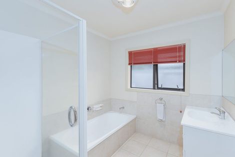 Photo of property in 73 Saint James Drive, Huntington, Hamilton, 3210