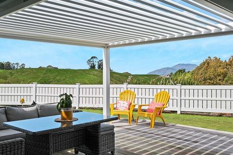 Photo of property in 97 Loch Views Road, Acacia Bay, Taupo, 3385