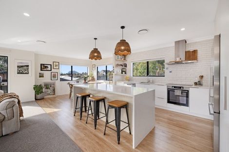 Photo of property in 33 Manuwai Drive, Matua, Tauranga, 3110