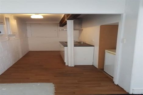 Photo of property in 365 Wairau Road, Totara Vale, Auckland, 0629