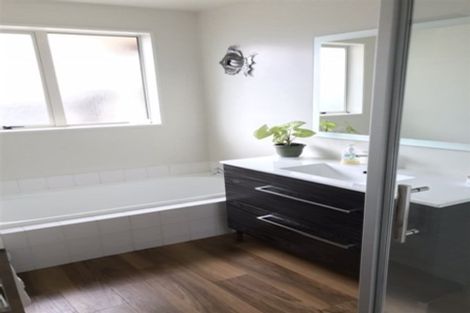 Photo of property in 22a Newnham Terrace, Upper Riccarton, Christchurch, 8041