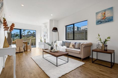 Photo of property in 9b Putiputi Way, Papakura, 2110