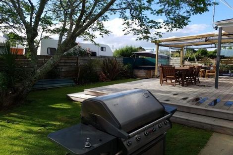 Photo of property in 6 Lake Crescent, Takaka, 7110