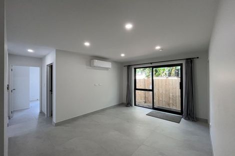 Photo of property in 15a Aronia Way, Goodwood Heights, Auckland, 2105