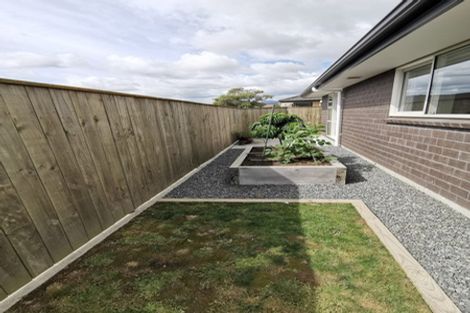 Photo of property in 2 Queenwood Road, Levin, 5510