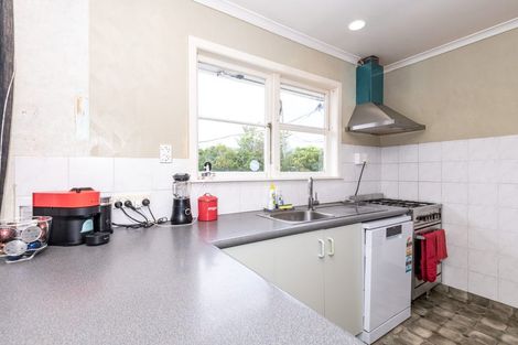 Photo of property in 5 The Strand, Wainuiomata, Lower Hutt, 5014