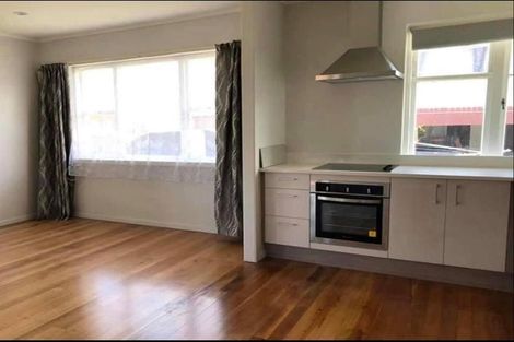 Photo of property in 1/27 Pakuranga Road, Pakuranga, Auckland, 2010