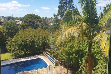 Photo of property in 163a Colwill Road, Massey, Auckland, 0614