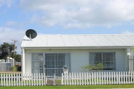 Photo of property in 2/4 Taupo Avenue, Mount Maunganui, 3116