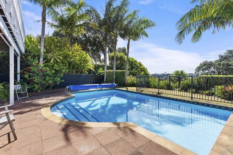 Photo of property in 46 Waterview Road, Stanley Point, Auckland, 0624