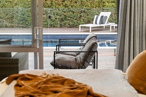 Photo of property in 24 Sir Lincoln Drive, Kumeu, 0810