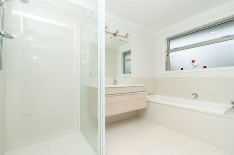 Photo of property in 1 Amokura Crescent, Flagstaff, Hamilton, 3210