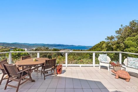 Photo of property in 21 Acacia Avenue, Maungaraki, Lower Hutt, 5010