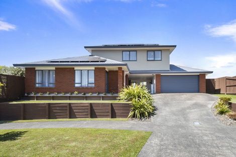 Photo of property in 8 Sunshine Place, Kelvin Grove, Palmerston North, 4414