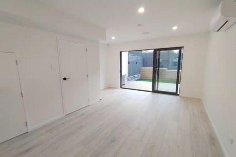 Photo of property in 4/13 Grove Lane, Pakuranga, Auckland, 2010