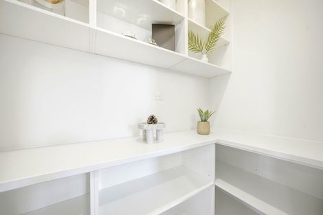 Photo of property in 3/14 Karamu Street, Strandon, New Plymouth, 4312