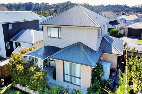 Photo of property in 14 Arthur Rolfe Lane, Swanson, Auckland, 0614