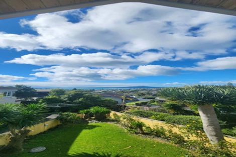 Photo of property in 1/83 East Coast Road, Castor Bay, Auckland, 0620