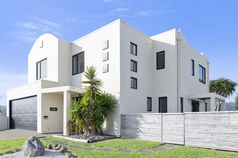 Photo of property in 21 Observation Place, Paraparaumu, 5032