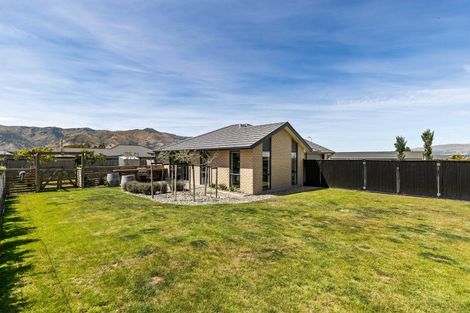 Photo of property in 33 Timsfield Drive, Lake Hawea, Wanaka, 9382