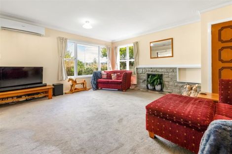 Photo of property in 17 Albert Road, Kelston, Auckland, 0602
