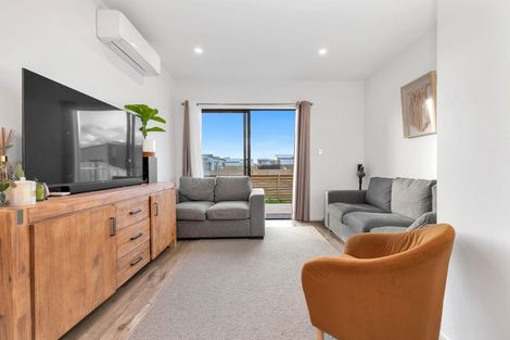 Photo of property in 48 Parahau Road, Papakura, 2110