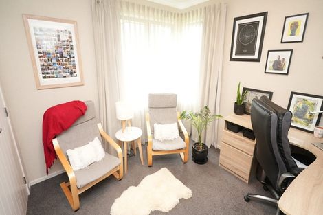 Photo of property in 16 Chestnut Close, Kelvin Grove, Palmerston North, 4414