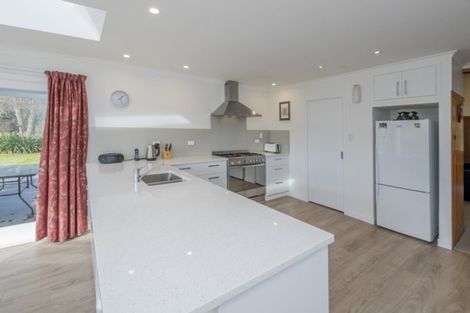 Photo of property in 72 Avenue North Road, Levin, 5510