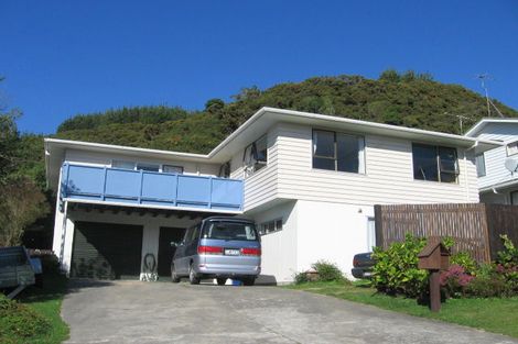 Photo of property in 37 Woodman Drive, Tawa, Wellington, 5028