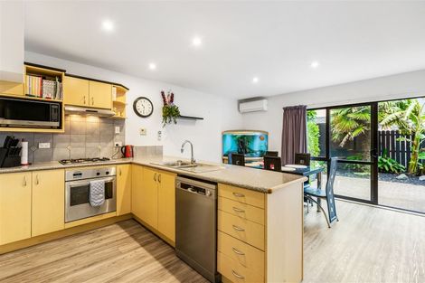 Photo of property in 9 Spalding Rise, Golflands, Auckland, 2013