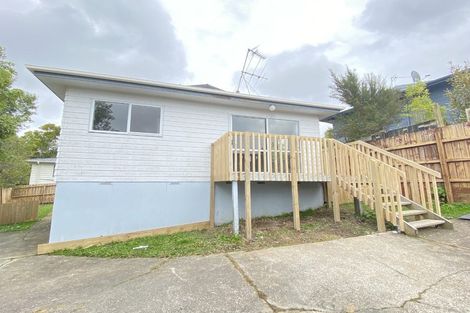 Photo of property in 5 Meadowvale Rise, Titirangi, Auckland, 0604