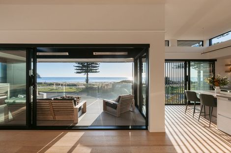 Photo of property in 87 Marine Parade, Mount Maunganui, 3116