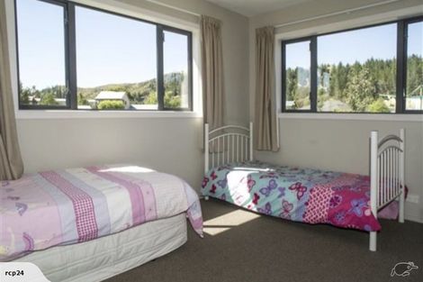 Photo of property in 12 Criffel Place, Luggate, Cromwell, 9383