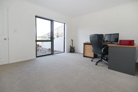 Photo of property in 8 Vintage Drive, Henderson, Auckland, 0612